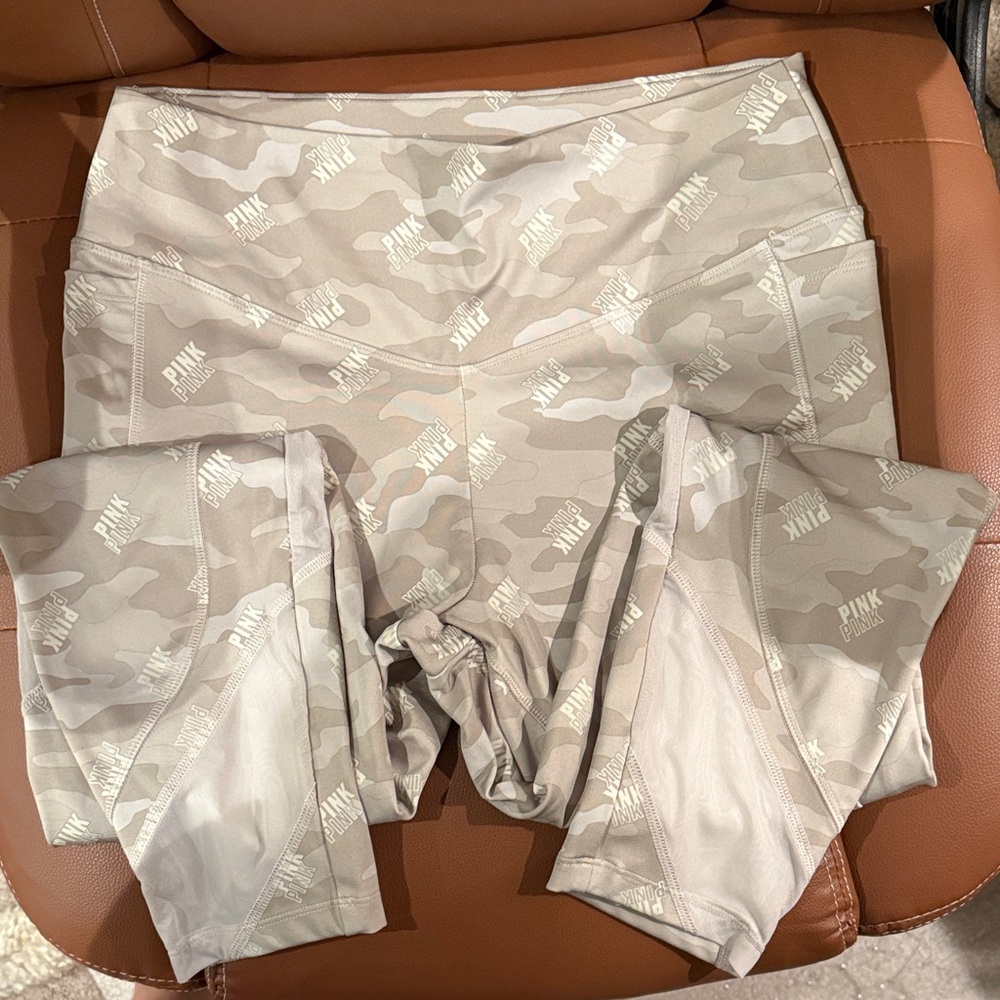 Victoria's Secret Pink Camouflage Leggings - Beige and White